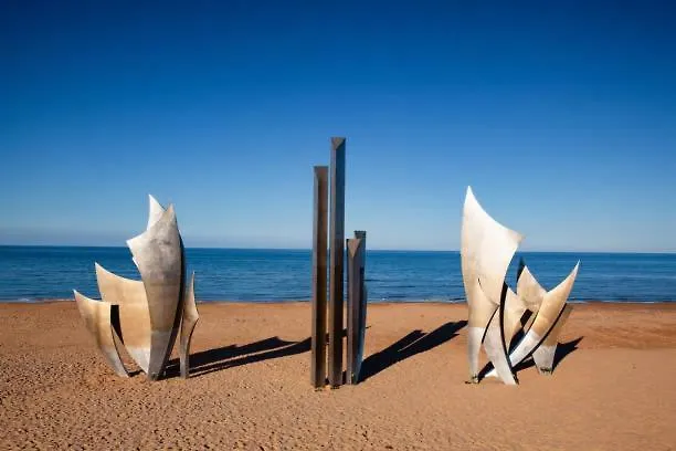 Maison Proche Plages Du Debarquement Holiday home Bernesq