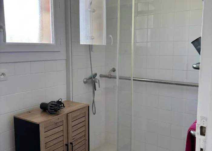 Holiday home Maison Proche Plages Du Debarquement Bernesq